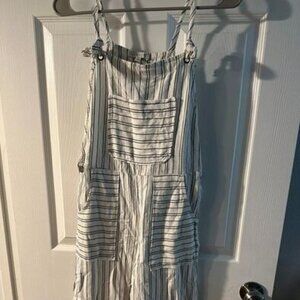 Woman's jumpsuit white and black stripes pockets in the front and back  Patriots